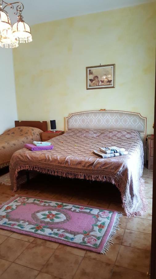 B&B United States Of Europe คาตาเนีย ภายนอก รูปภาพ